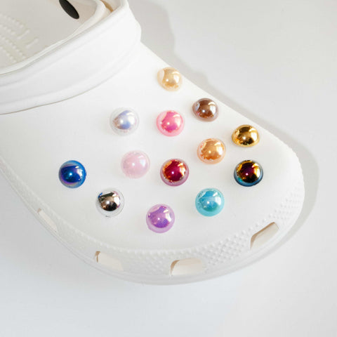 Pearl Shoe Charms in Hot Pink Aurora