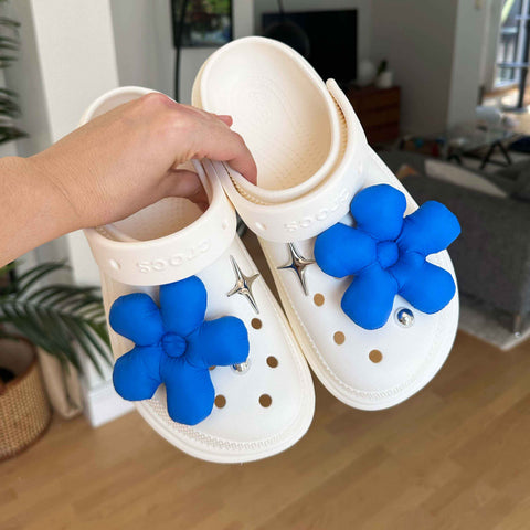 Pair of Plush Flower Shoe Charms in Blue